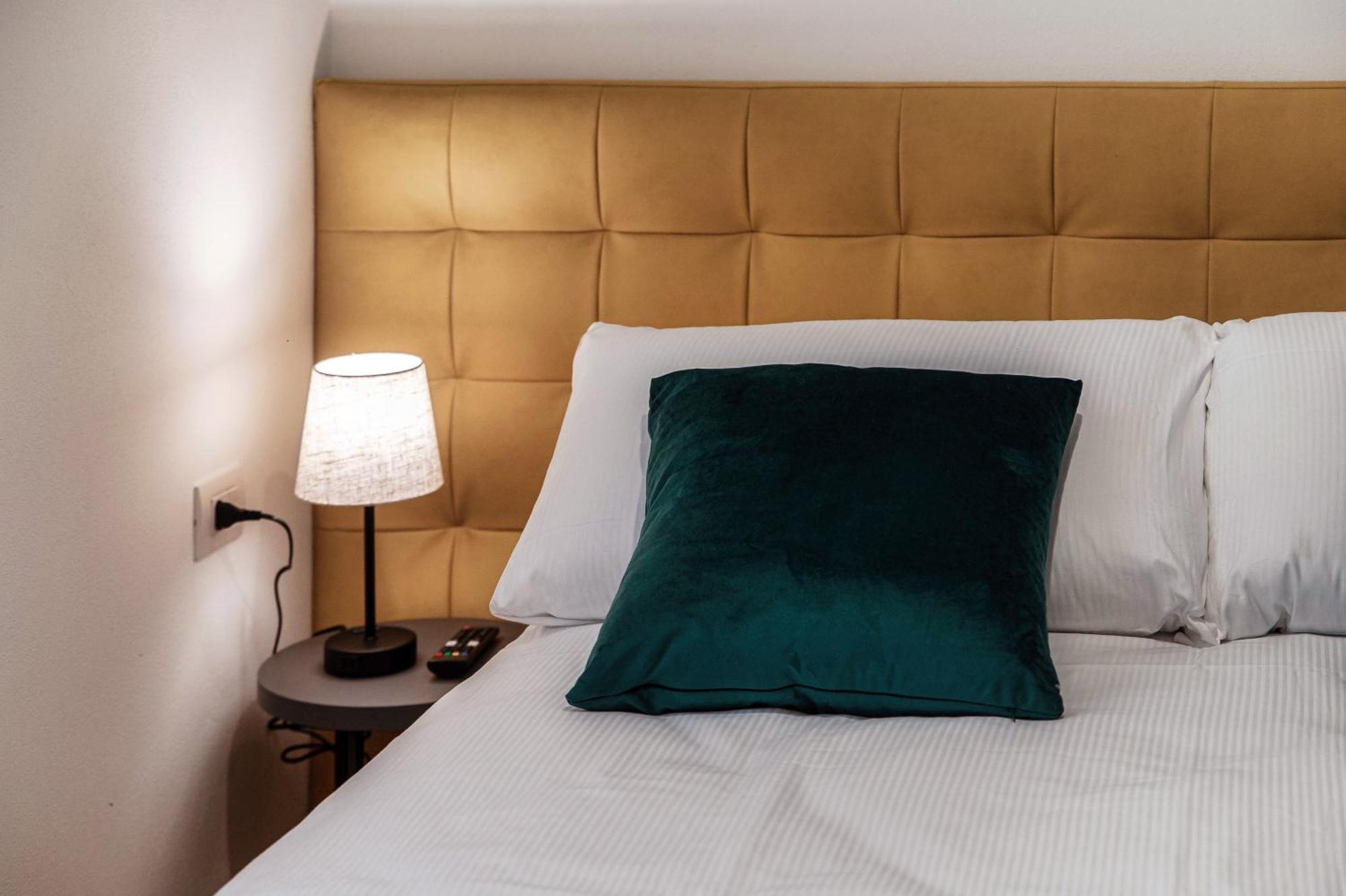 Guesthouse Lake'S Vibes - The House Of Travelers Como Exteriér fotografie