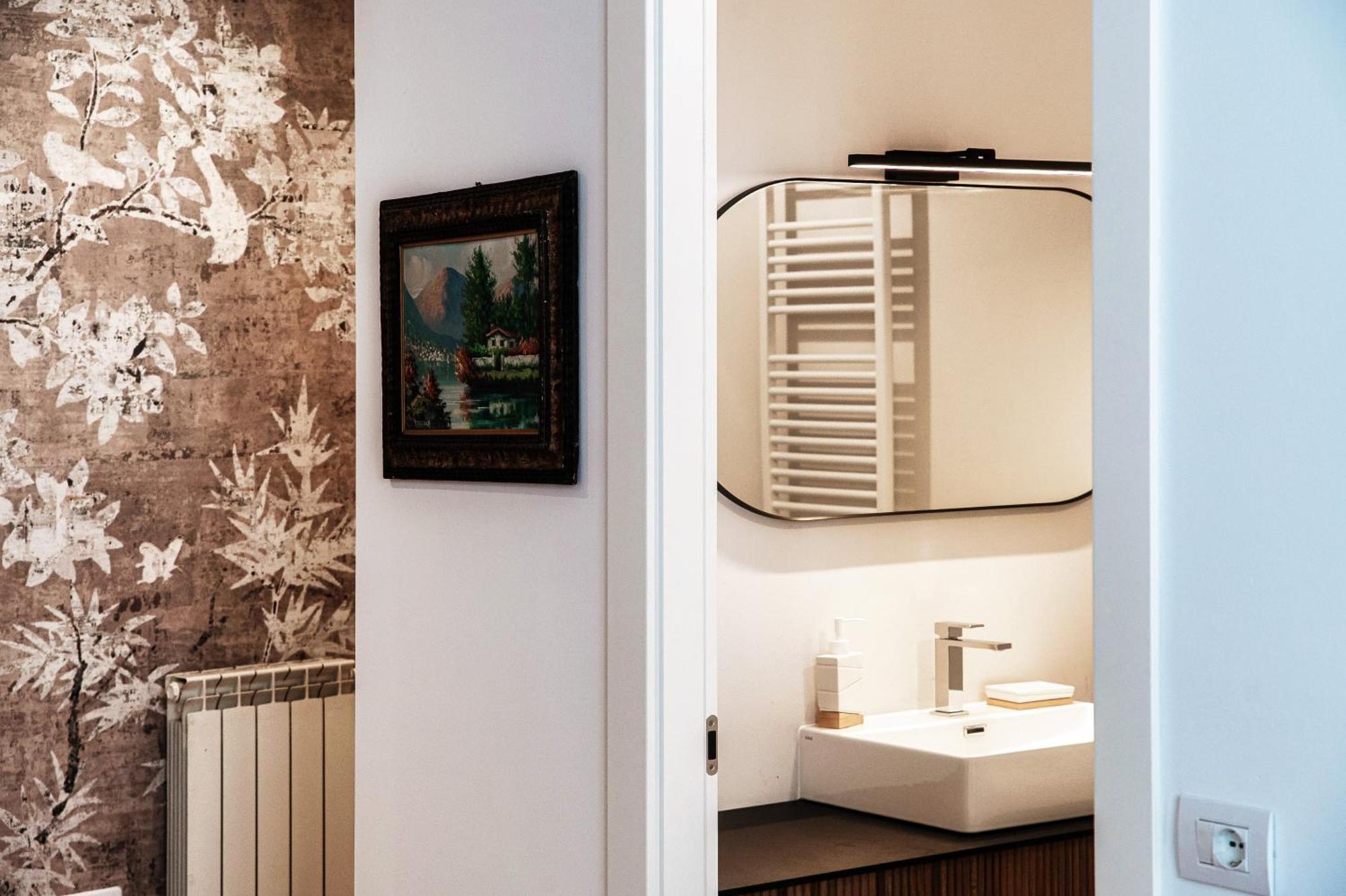 Guesthouse Lake'S Vibes - The House Of Travelers Como Exteriér fotografie